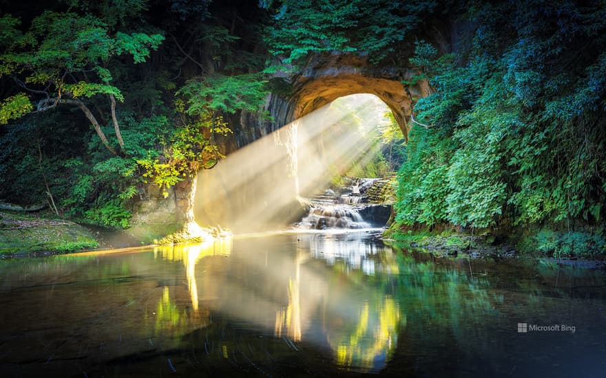 Nomizo Falls / Kameiwa Cave, Kimitsu City, Chiba