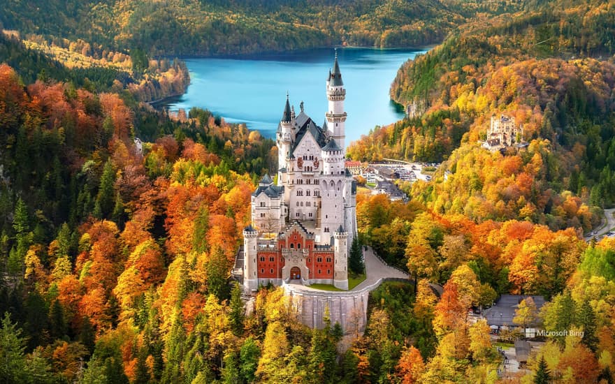 Neuschwanstein Castle in autumn, Schwangau, Bavaria