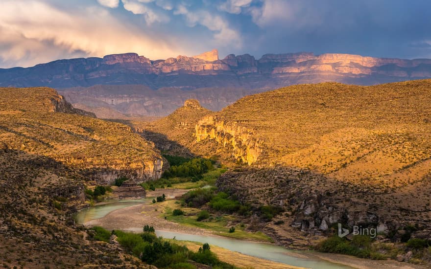 Rio Grande and Sierra del Carmen range in Big Bend National Park, Texas