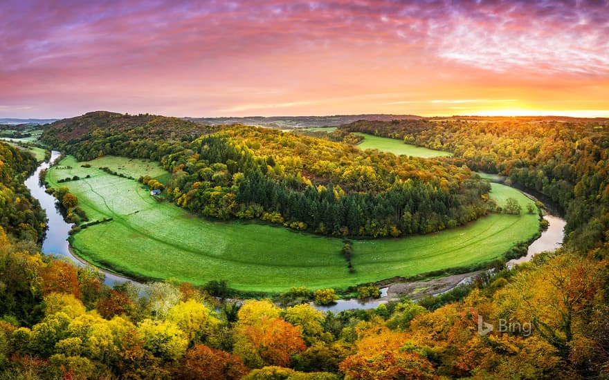 Symonds Yat Rock overlooking the River Wye